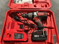 MILWAUKEE HD18DD-32C CORDLESS DRILL WITH BATTERY. CHARGER AND CARRY CASE