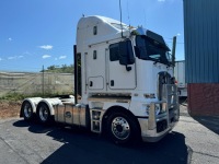 05/2021 (COMPLIED) KENWORTH K200 2 SEATER PRIME MOVER. AXLE TYPE: 6X4. DIESEL ENGINE. EATON FULLER 18 SPEED MANUAL TRANSMISSION. INTEGRATED SLEEPER CABIN. WHITE CABIN FITTED WITH AERO KIT. REG: XO90AP. VIN: 6F5000000MA469916. KLM: 647804 (SHOWING). GVM: 