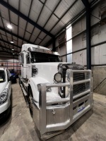 2019 FREIGHTLINER GLIDER 122SD PRIME MOVER. AXLE TYPE: 6X4. DIESEL ENGINE. FREIGHTLINER 18 SPEED MANUAL TRANSMISSION. SLEEPER CABIN. WHITE CABIN FITTED WITH AERO KIT. REG: XN14JQ. VIN: 1FVJGVDR6FLGA3745. KLM: 847569 (SHOWING). GVM: 26.5 TONNE. GCM: 55 TON