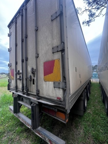 04/2009 (COMPLIED) SOUTHERN CROSS VANS STD TRI-AXLE (B-DOUBLE) REFRIGERATED TRAILER. INTERNAL FIBREGLASS WALLS WITH ALUMINIUM CHANNEL FLOORING. FITTED WITH THERMOKING WHISPER SB-310 REFRIGERATION UNIT. HOURS: N/A. VIN: 6X9C28RSX9M056344. HUB-O-METER: NOT 