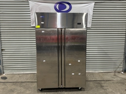 1 X 2022 COMMERCIAL QUIPWELL UPRIGHT FREEZER. STAINLESS STEEL 2 DOOR. 900 LITRE. MODEL TSC10. SERIAL NUMBER YBF921SAU2100322100800070009. FITTED WITH SELF CONTAINED MOTOR.
