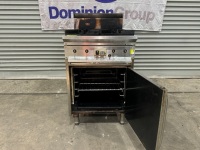 1 X SUPERTRON RANGE OVEN. 4 X BURNER TOP. SINGLE OVEN DOOR. STAINLESS STEEL. MODEL 600-4BT-OV. SERIAL NUMBER 171213D. 600 W X 830 D X 900 H. SPLASHBACK 250MM H. NOTE DAMAGE TO FRONT RIGHT HAND SIDE CAST IRON POT HOLDER.