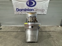 1 X 2019 B & S GAS DEEP FRYER. STAINLESS STTEL. SINGLE PAN TWO BASKET CAPACITY. MODEL TF451. SERIAL NUMBER TF507. 460 W X 840 D X 890 H. SPLASHBACK 250MM H.
