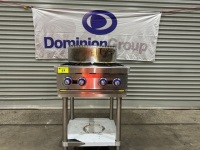 1 X COOKS RITE GAS 4 BURNER MOUNTED ON STAINLESS STEEL BASE WITH SHELF. MODEL AT80G4B-C. 600 W X 800 D X 900 H. SPLASH BACK 250MM H.