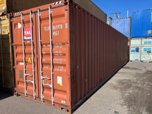 2011 STEEL 40 FOOT HIGH CUBE SHIPPING CONTAINER.