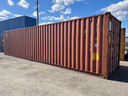 2005 STEEL 40 FOOT HIGH CUBE SHIPPING CONTAINER.