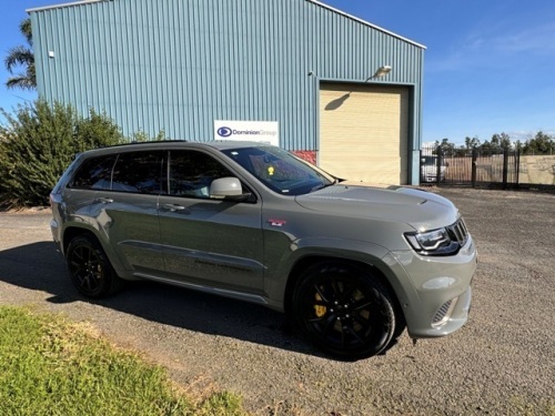 2020 JEEP GRAND CHEROKEE TRACKHAWK 4 X 4. SUPERCHARGED HEMI V8. PETROL. 8 SPEED AUTOMATIC TRANSMISSION. REGO EMU62F. VIN 1C4RJFP99LC407300. ODOMETER 71460 (SHOWING). FULL ELECTRICS. PUSH BUTTON START. MULTI-FUNCTION CONTROL TOUCH SCREEN. 19 SPEAKERS. AIR 