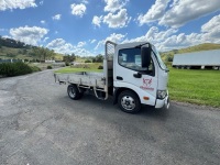 02/2018 HINO 300 TRADEACE SINGLE CAB. 4X2. DIESEL. AUTOMATIC TRANSMISSION. AIR CONDITIONING. REVERSE CAMERA. REGO DL59FA. ODOMETER.245641 (SHOWING). VIN JHHACS3H30K004005. GVM 4495. GCM 7300. ALLOY TRAY 3200MM X 1900MM WITH DROP DOWN SIDES. MANUAL AND SER