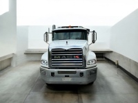 03/2013 MACK GRANITE TIPPER TRUCK. DIESEL. VIN 6FMN12H02DD804229. AUTOMATIC TRANSMISSION. 500HP. ODOMETER 926572 (SHOWING). ENGINE NUMBER MP8 435 1018118. ENGINE HOURS 21105 (SHOWING). GVM 26000. EXTERIOR WHITE. INTERIOR GREY. AIR-CONDITIONING. 2 WAY GME 