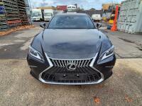 1/2023 LEXUS ES300H LUXURY (ESXZ1L) CVT 2.5I 88KW HYBRID SEDAN. 4 CYLINDER 2.5LT PETROL. AUTOMATIC TRANSMISSION. FULL ELECTRICS. ELECTRIC SEATS. AUDIO SYSTEM. REVERSE CAMERA. SUNROOF. FRONT AND REAR A/C. SERVICE BOOK. OWNERS MANUAL. 1 X KEY. KLM: 148243 (