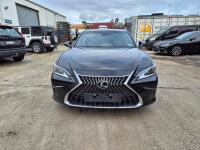 1/2023 LEXUS ES300H LUXURY (ESXZ1L) CVT 2.5I 88KW HYBRID SEDAN. 4 CYLINDER 2.5LT PETROL. AUTOMATIC TRANSMISSION. FULL ELECTRICS. ELECTRIC SEATS. AUDIO SYSTEM. REVERSE CAMERA. SUNROOF. FRONT AND REAR A/C. SERVICE BOOK. OWNERS MANUAL. 2 X KEY. KLM: 146645 (